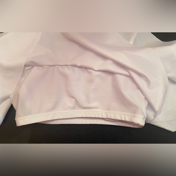 Tempt Me Ruffled Teird Open Shoulder Bathing Suit Top White Size Small NWT - Picture 5 of 7